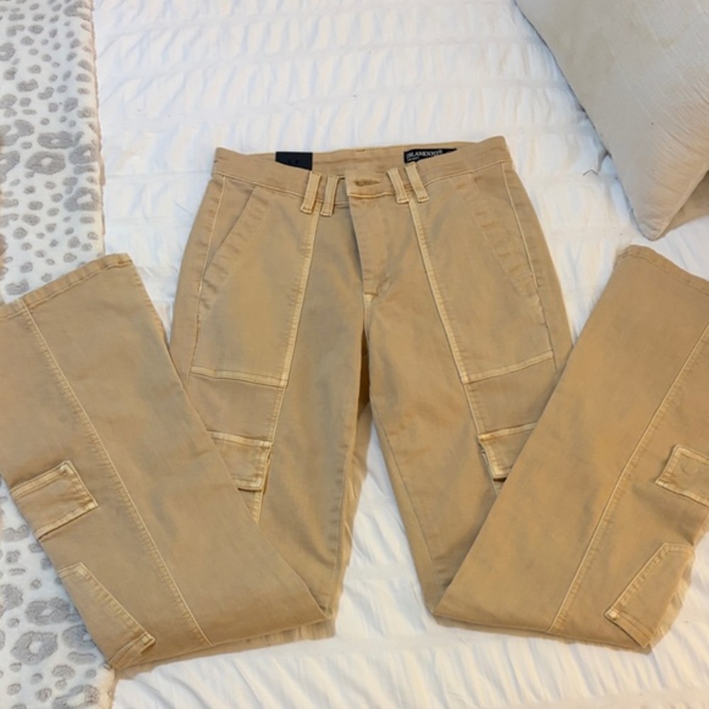 Blank NYC high rise mini flare Beige Utility Cargo Pants size 27 new with tags - Picture 1 of 9